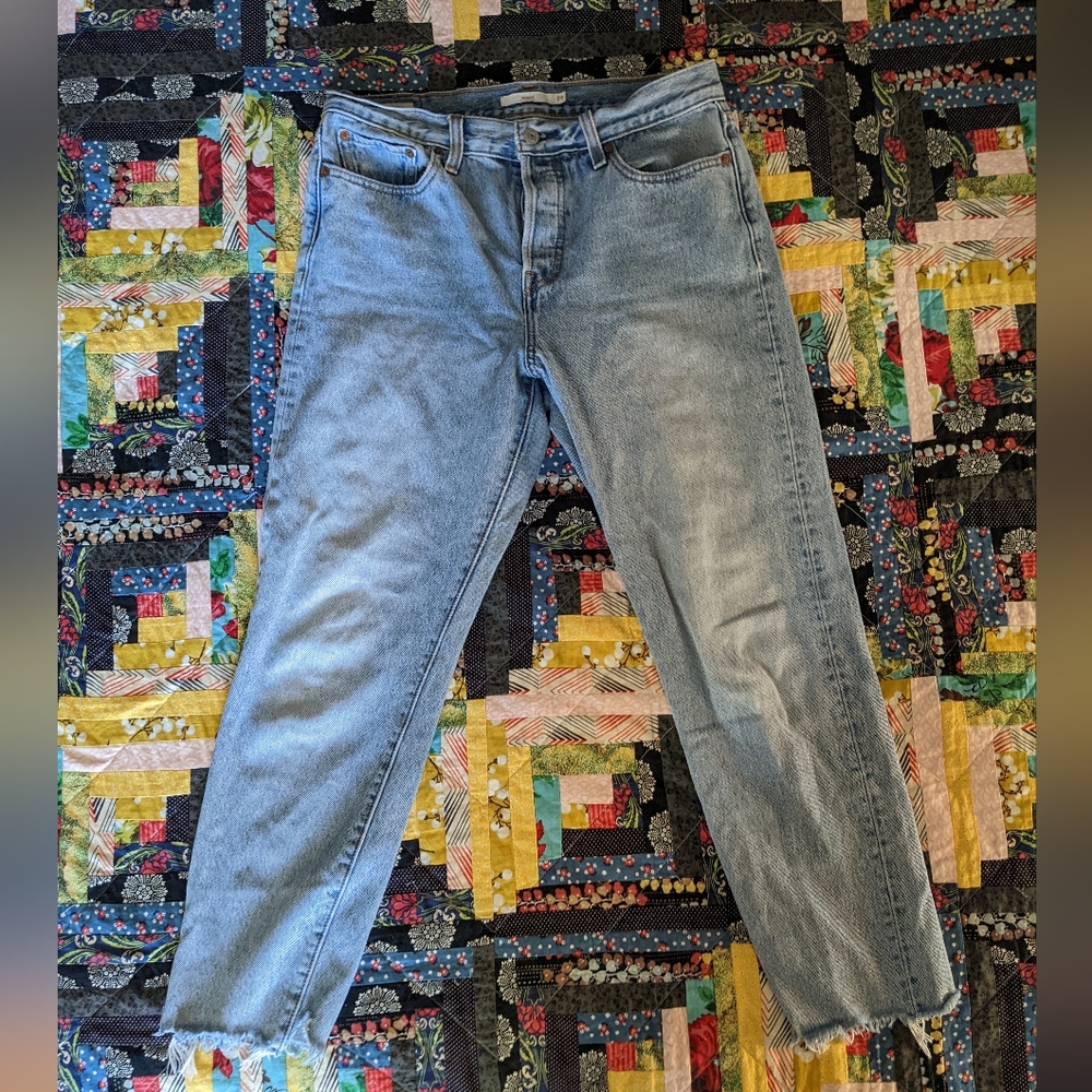 Levi's Wedgie Tapered Crop, sz 29